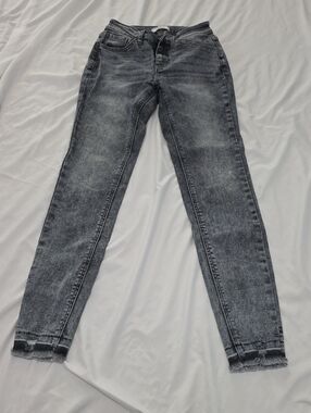 Kancan Grey Acid-Wash Skinny Jeans *kurvy*